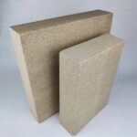 Energy-saving vermiculite insulation board for electrolytic cells